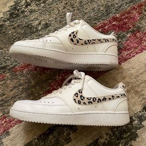 Womens nike sneakers